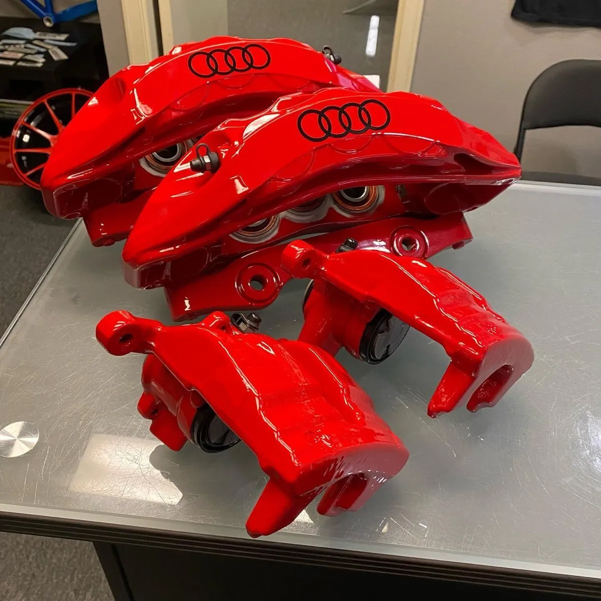 Audi Q5 calipers in Bengal Red with high gloss clear.