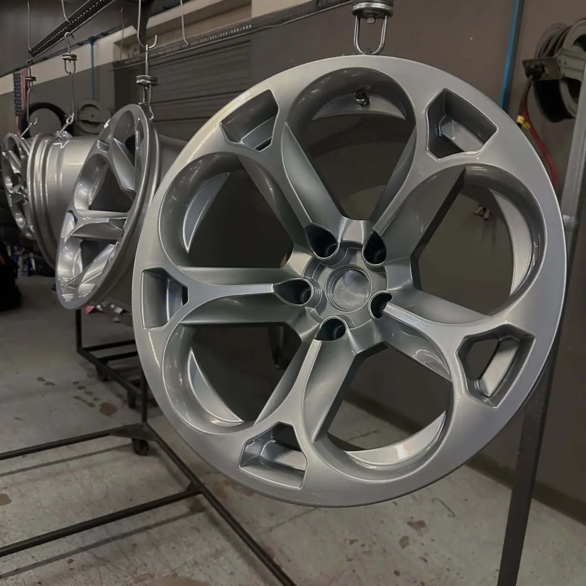 Lamborghini wheels refinished in Kromezone with High Gloss Clear