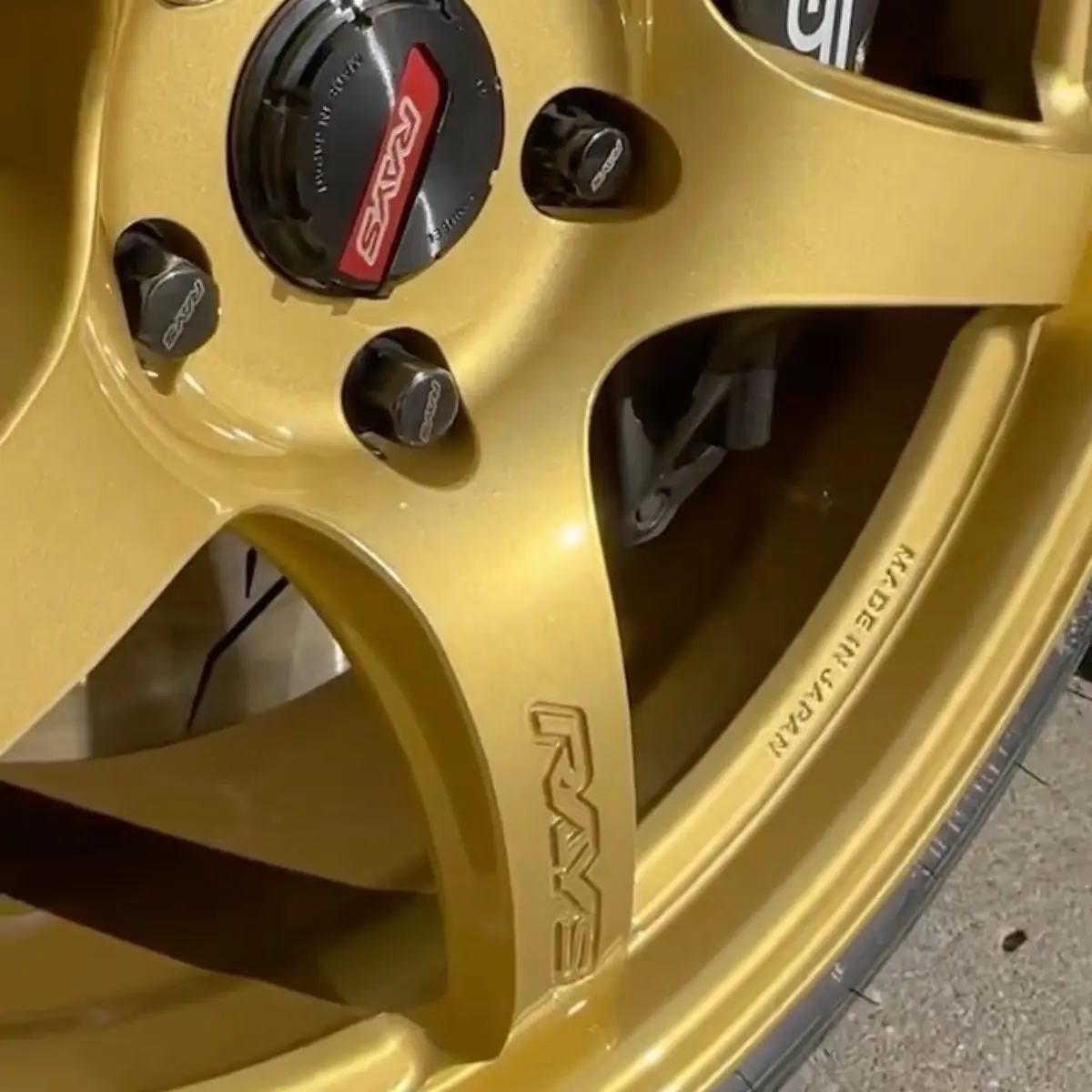 Rays wheels refinished in our Starbrite Metallic Gold with High Gloss Clear