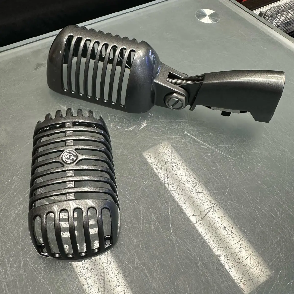 Microphone refinished in Argento 314 with High Gloss Clear