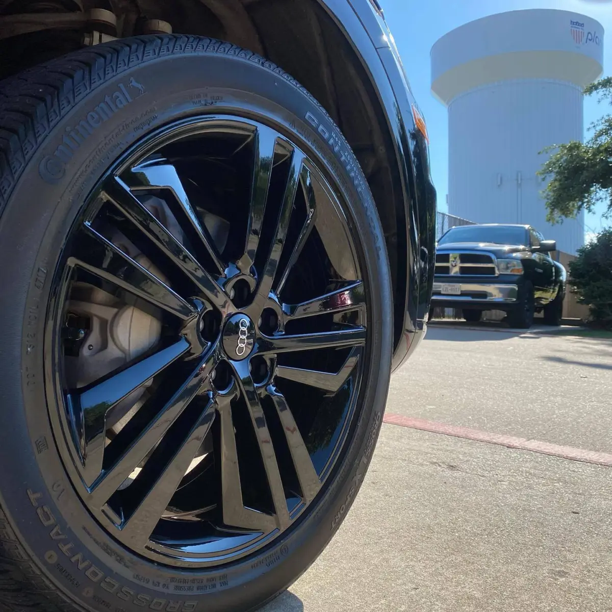 Audi Q5 wheels refinished in Super Mirror Black