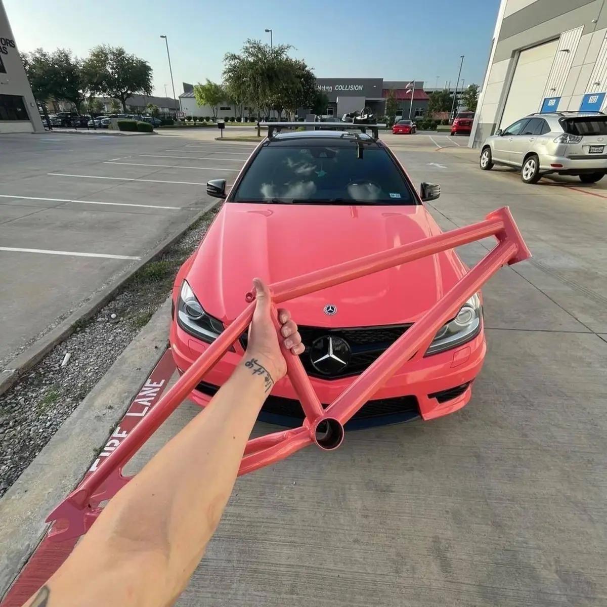 @adamleebmx with the rose powder coat to match his wrap by @fortunewraps