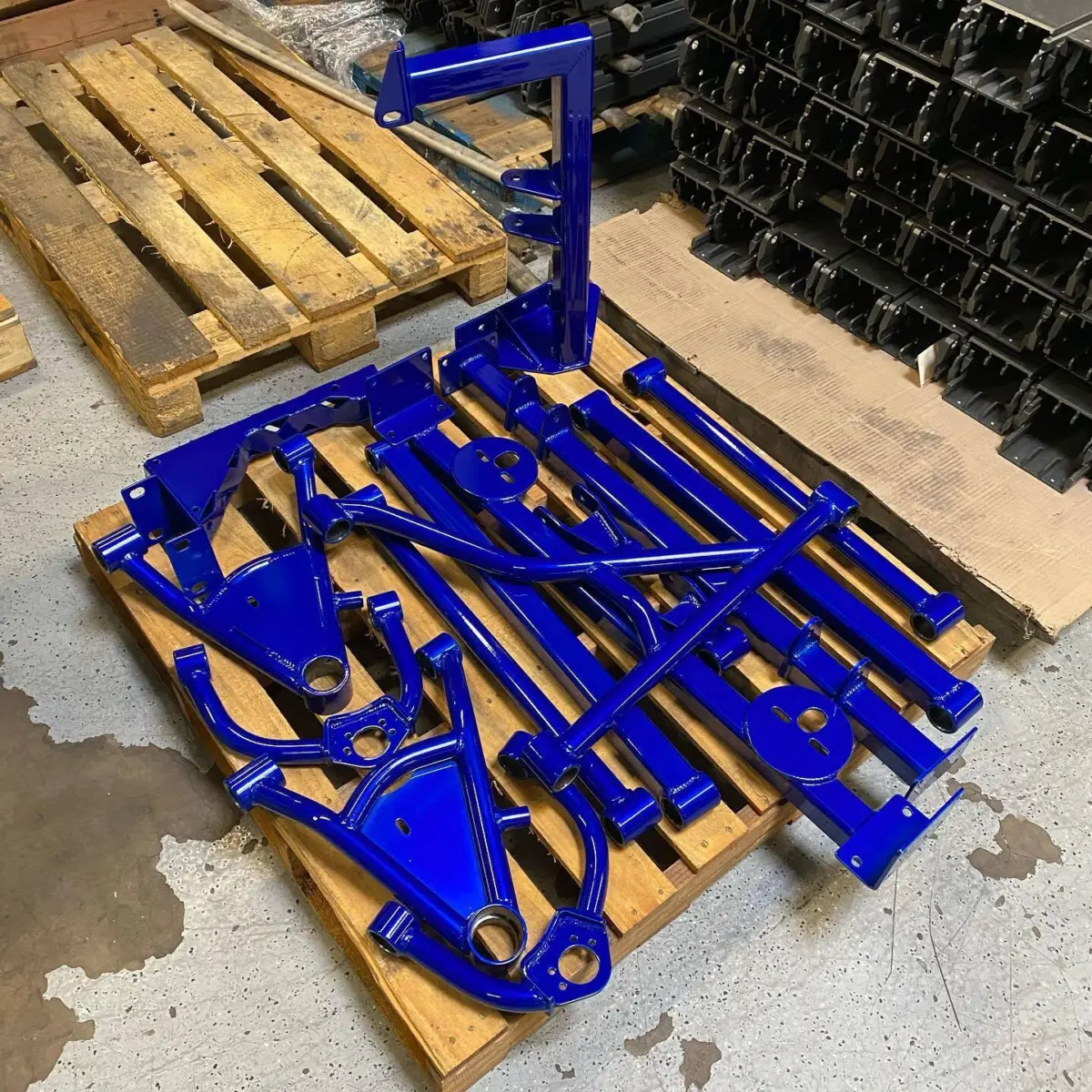 Suspension parts powder coated in @prismaticpowders Illusion Blueberry