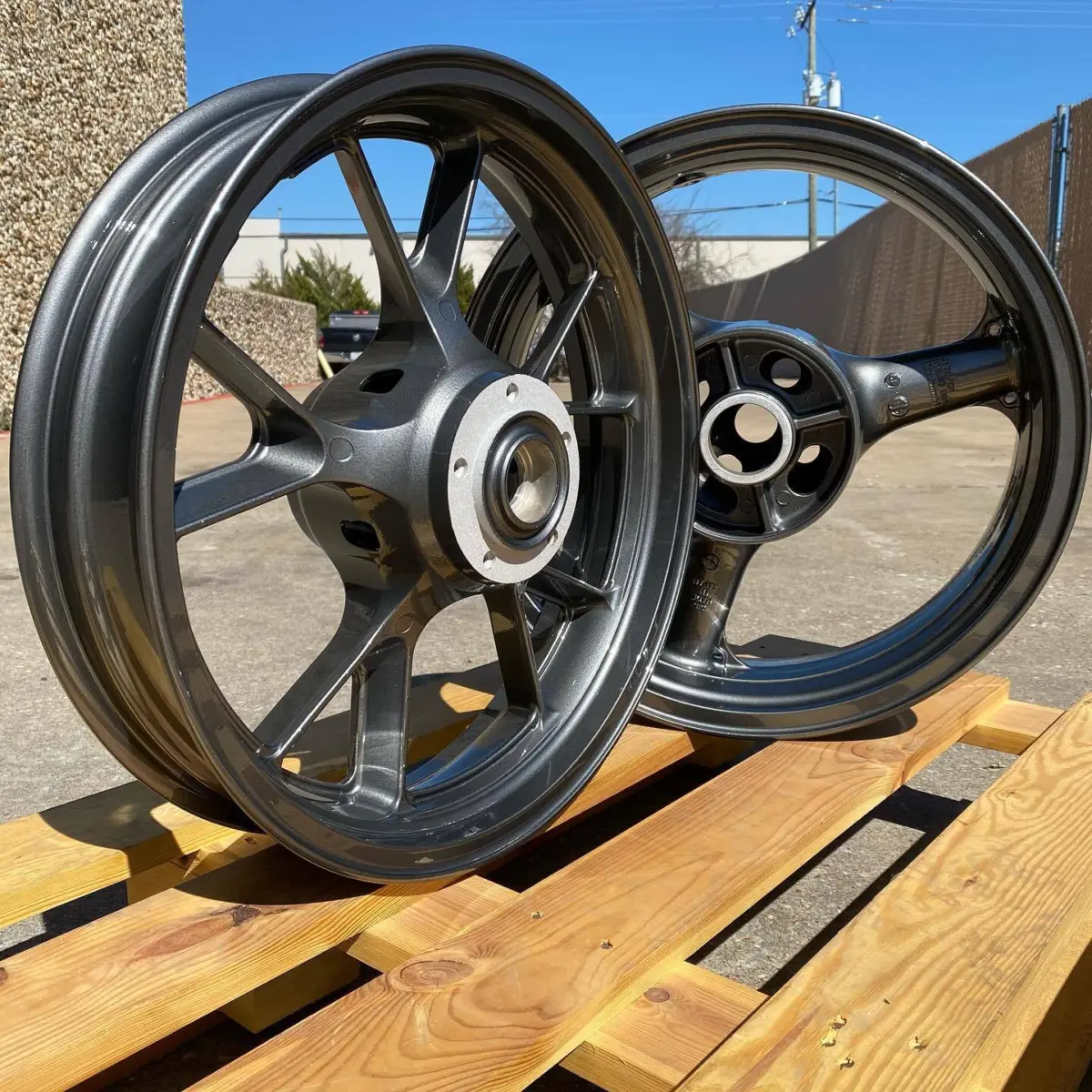 Kawasaki 636 wheels refinished in Argento with High Gloss Clear for @jtlaunch