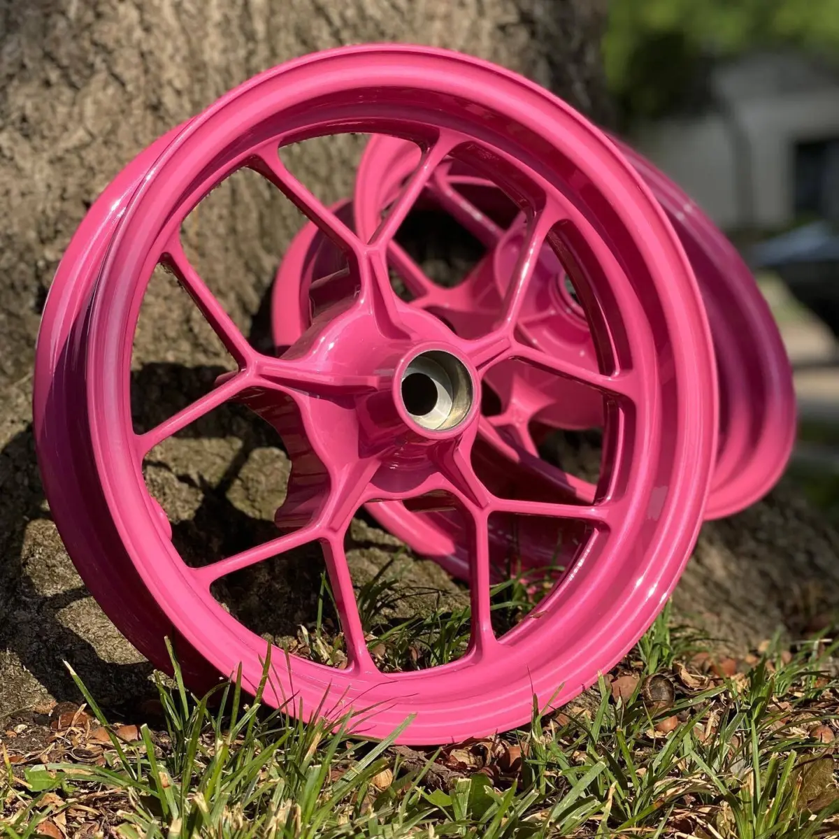 Honda Grom wheels refinished in Cherry Blossom Pink for @mechakittyy