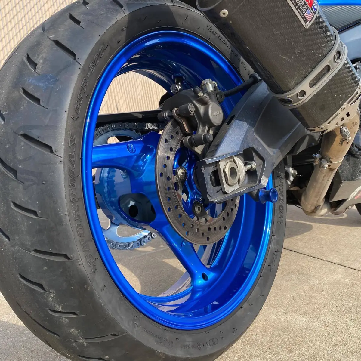 Suzuki GSXR 750 wheels refinished in Peeka Blue. New bearings from @allballsracing and a new chain/sprocket were also installed