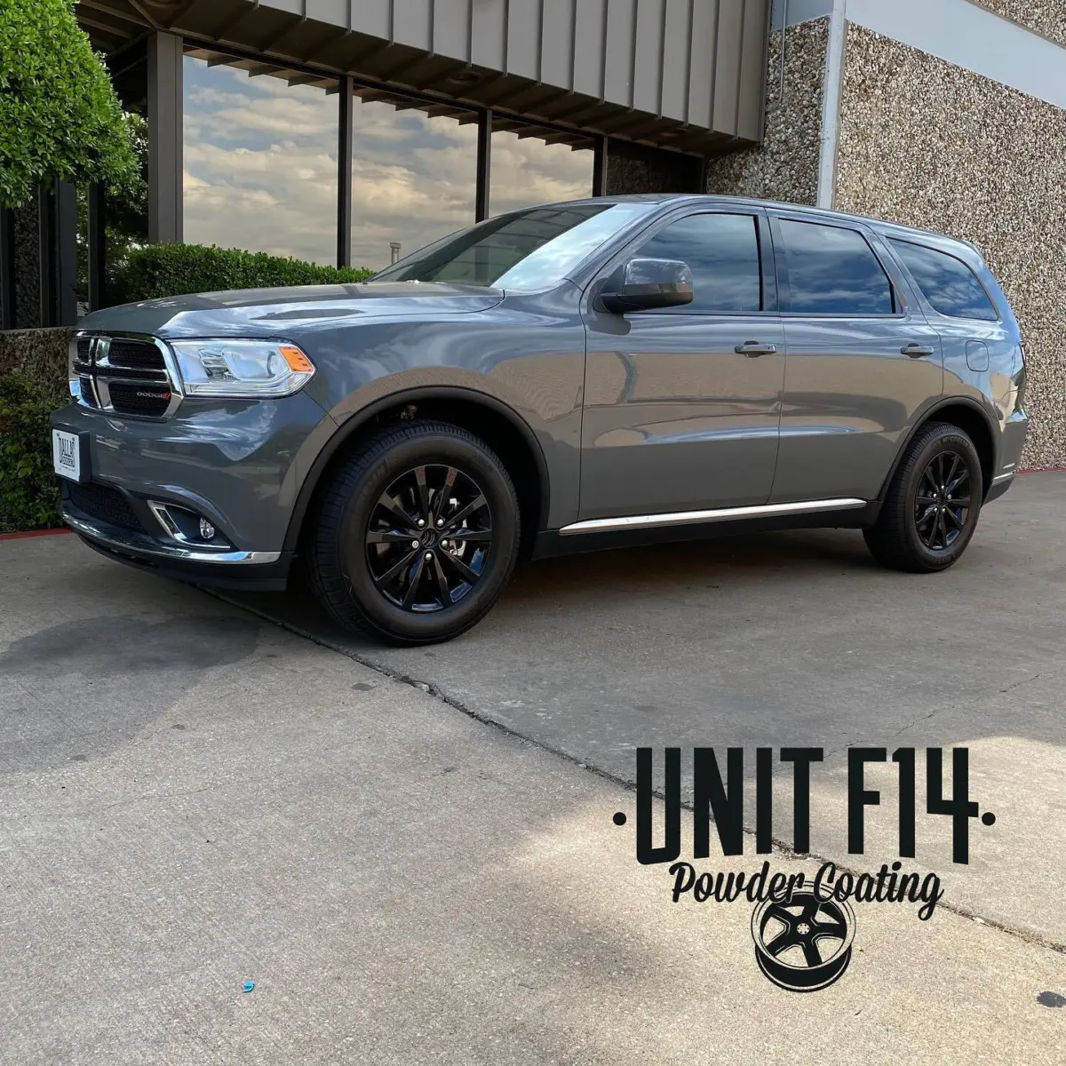 2020 Dodge Durango wheels refinished in Wet Black