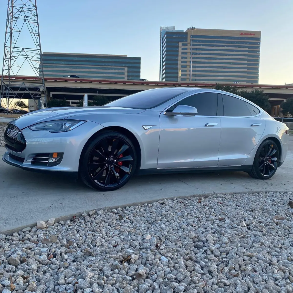 Tesla Model S wheels refinished in Wet Black