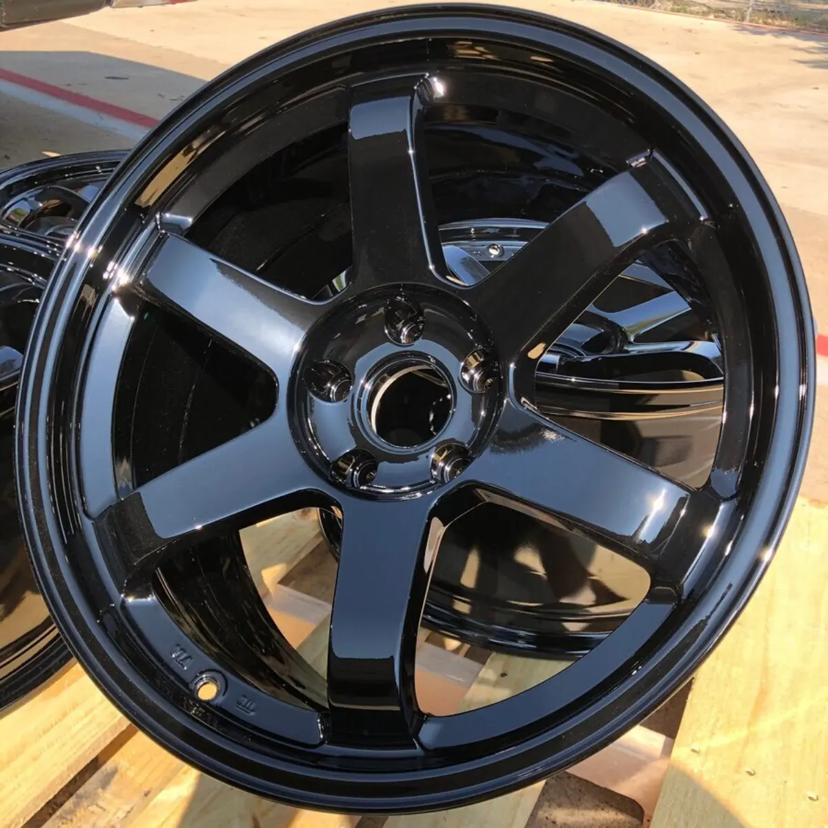 Volk Racing TE37’s refinished in Wet Black for @tx.nismo