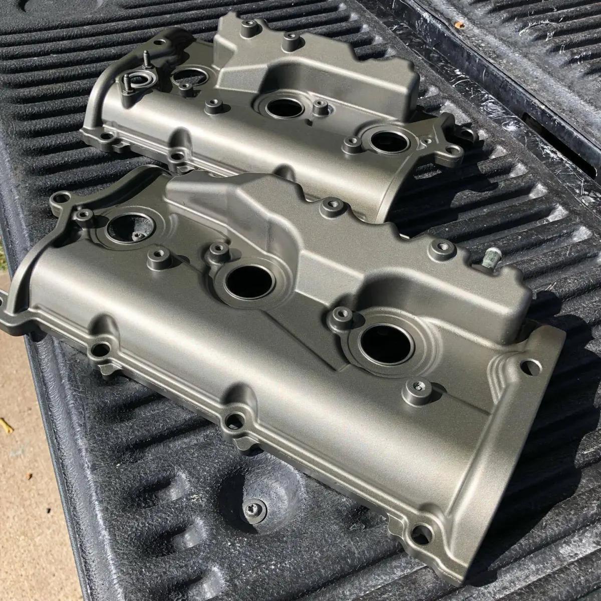 Valve covers refinished in Titanium Cerakote for @jotechmotorsports
