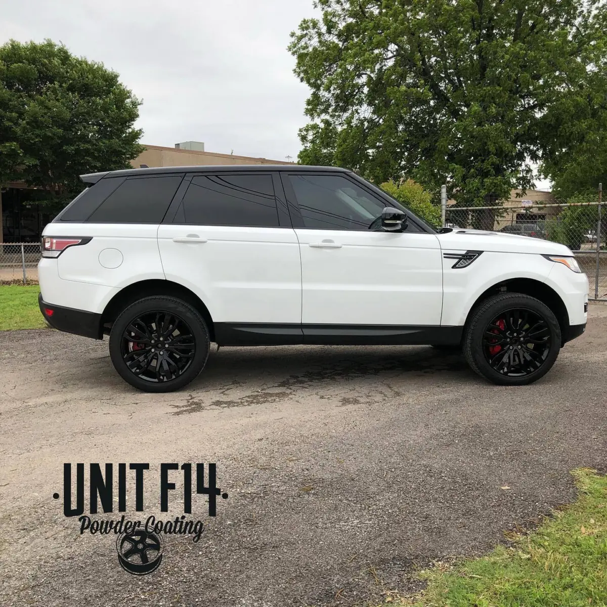 Range Rover sport wheels refinished in Wet Black