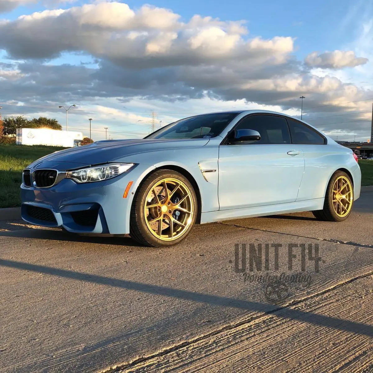 Gloomy Monday morning . Not so gloomy gold wheels for this 700hp M4