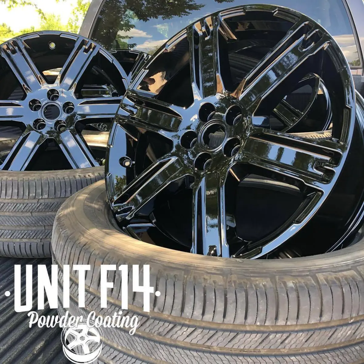 Range Rover wheels in Wet Black