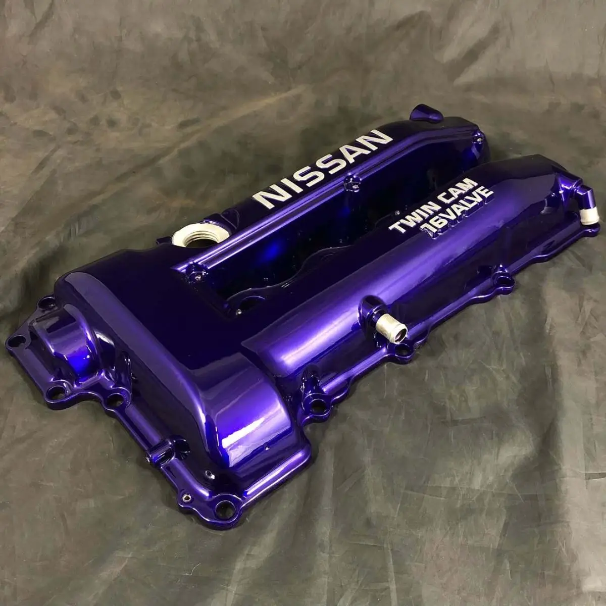 Valve cover in Illusion Purple for @oscarh_s14!