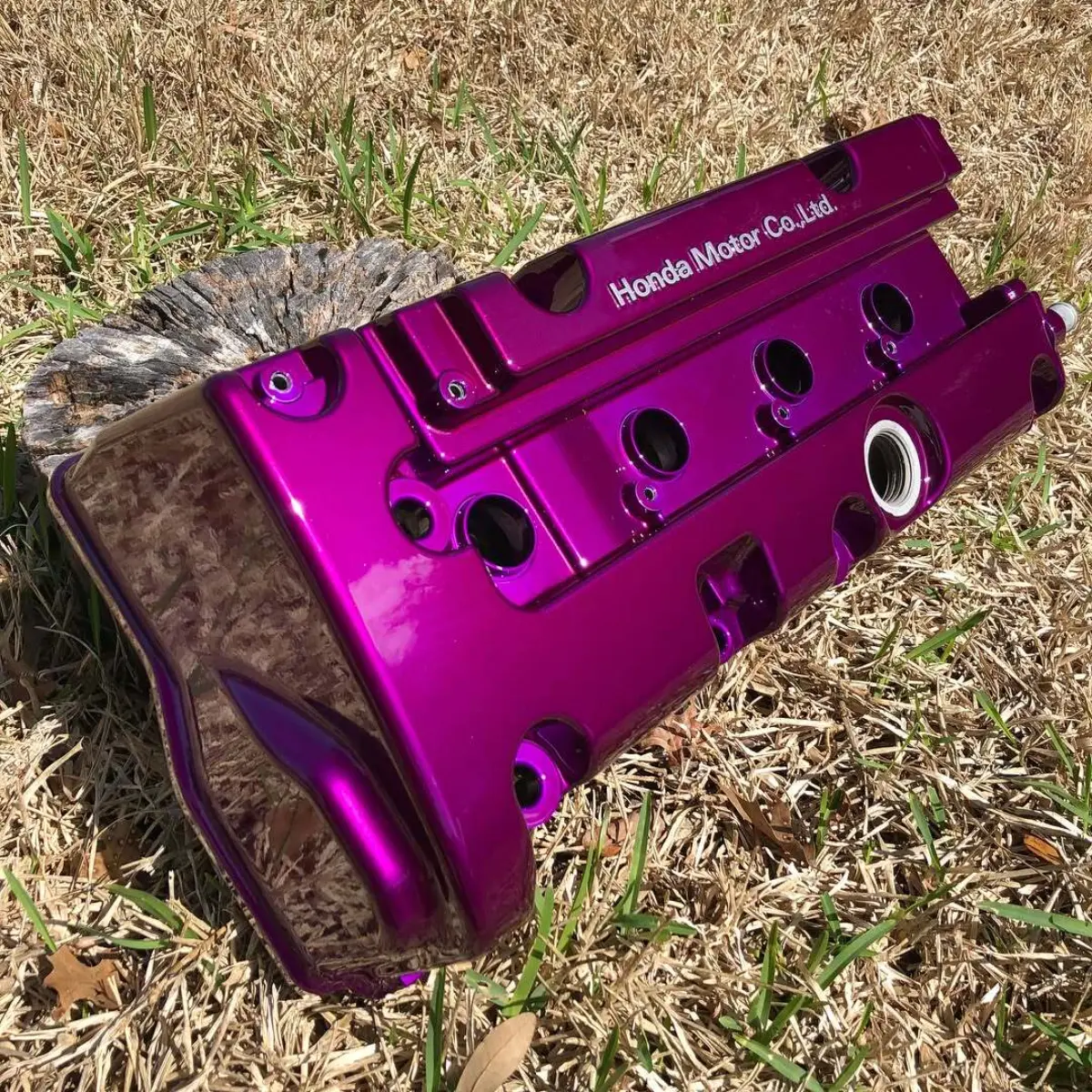 Honda valve cover in Illusion Violet for @kotoamatsukammiii