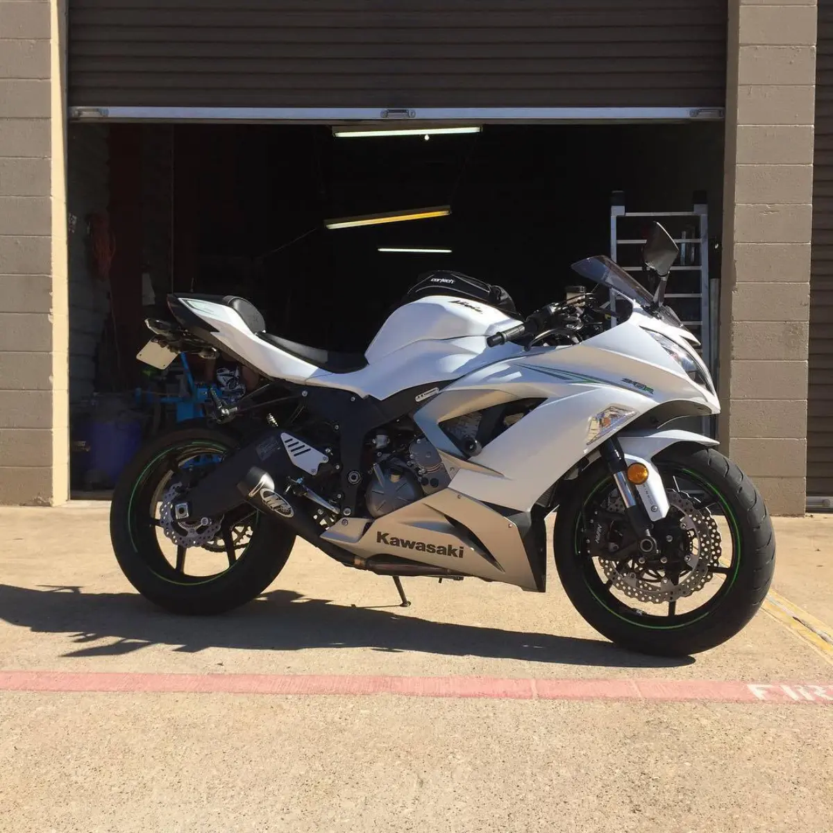 Before picture of this 2017 Kawasaki ZX6r in for a custom look. Only 700 miles