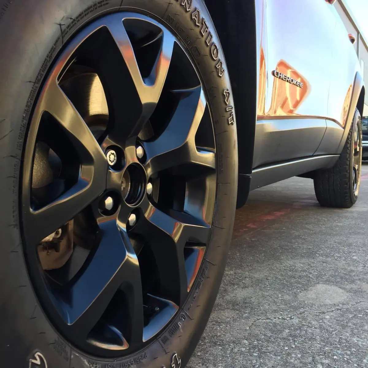 Jeep Trailhawk with Paccar Black Semigloss wheels