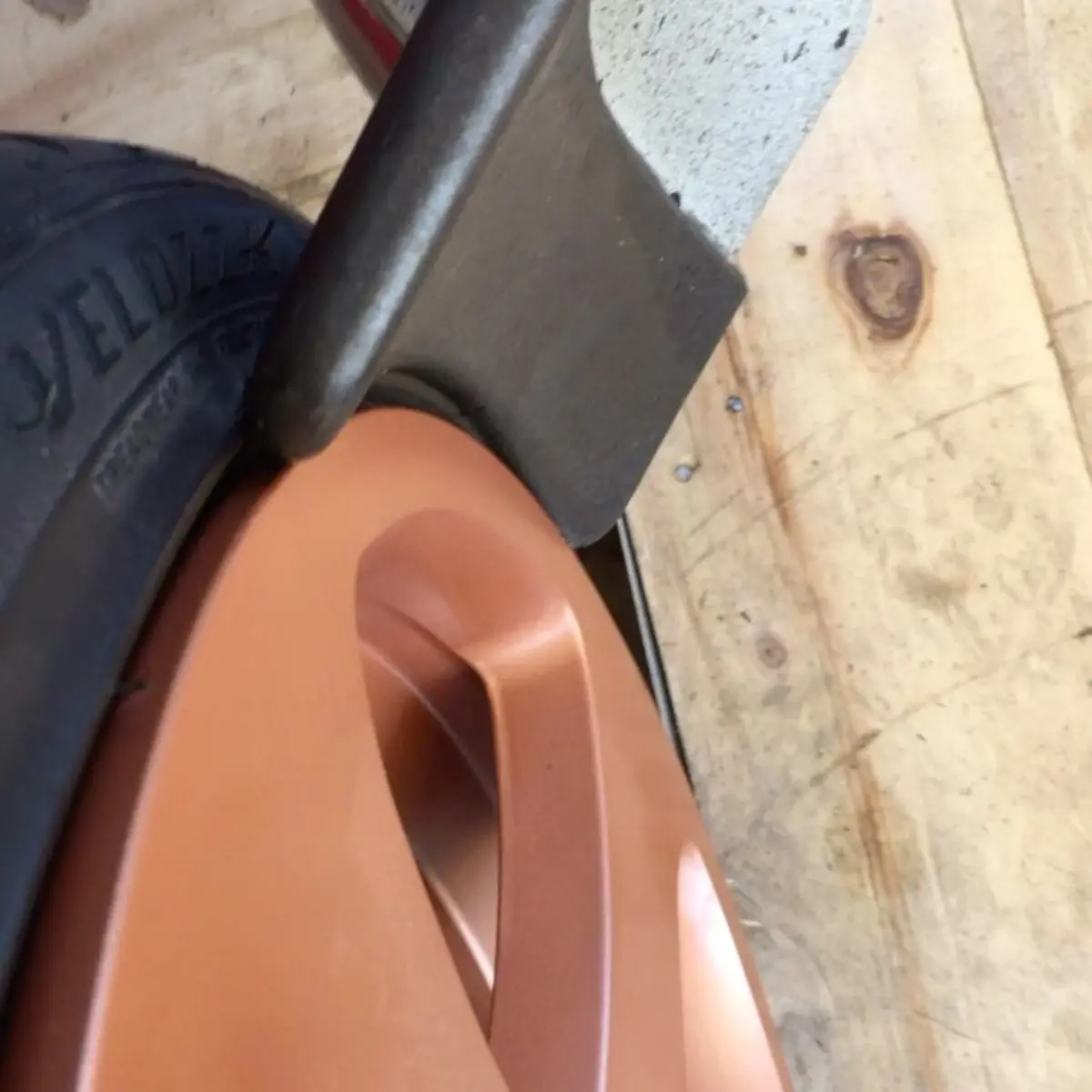 Our brand spanking new Ranger R80DTXF leverless tire machine in action! Now offering in-house mounting and balancing!