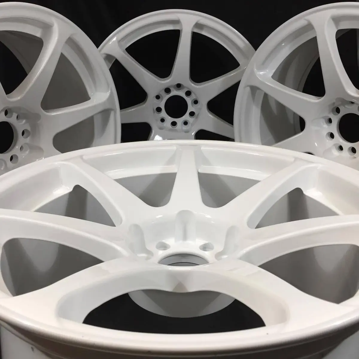 18" Wheels in High-Reflective White!