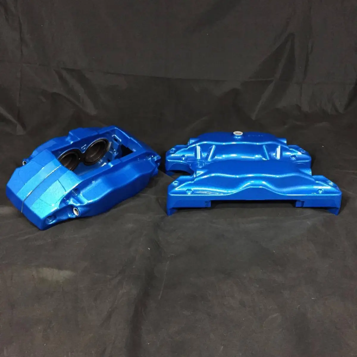 Brembo brake calipers in Illusion Lite Blue