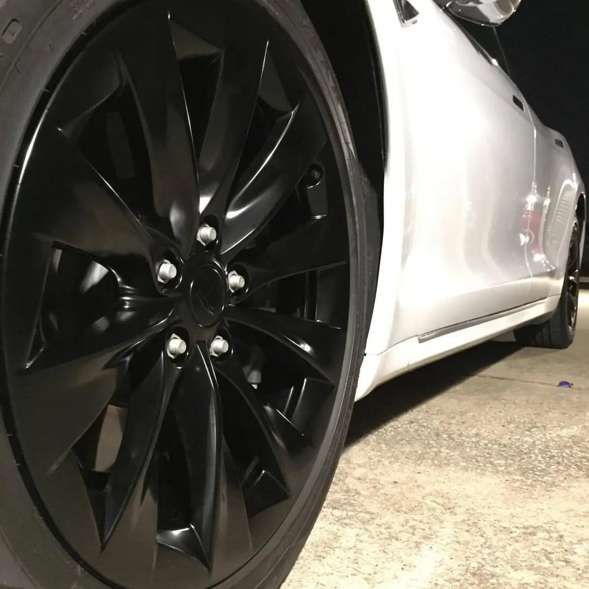 Tesla Model S wheels powder coated PacCar Semigloss Black