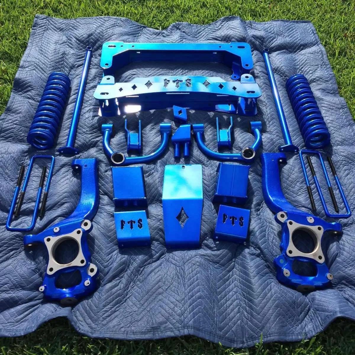 FTS lift kit in illusion smurf