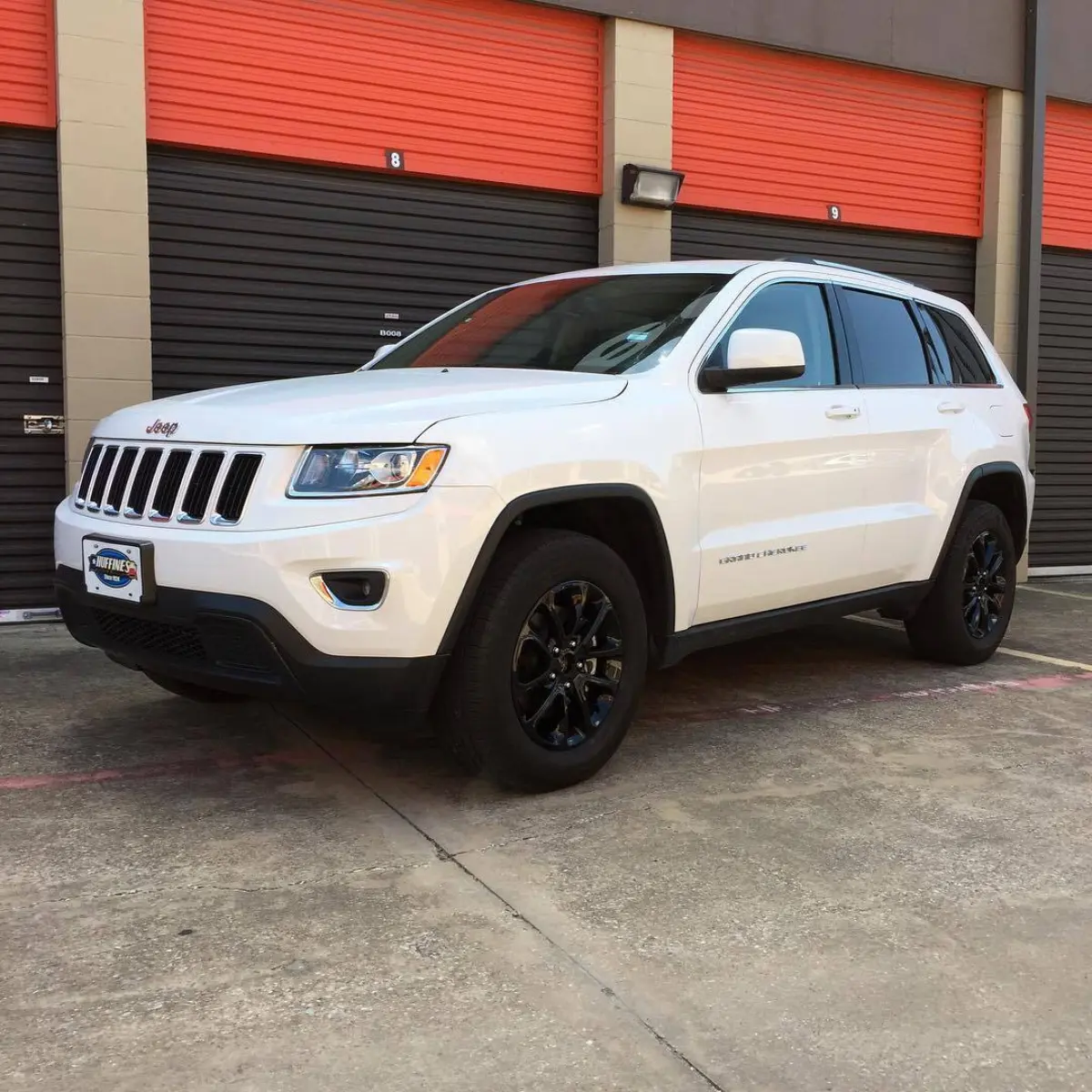 Jeep Grand Cherokee with Wet Black wheels