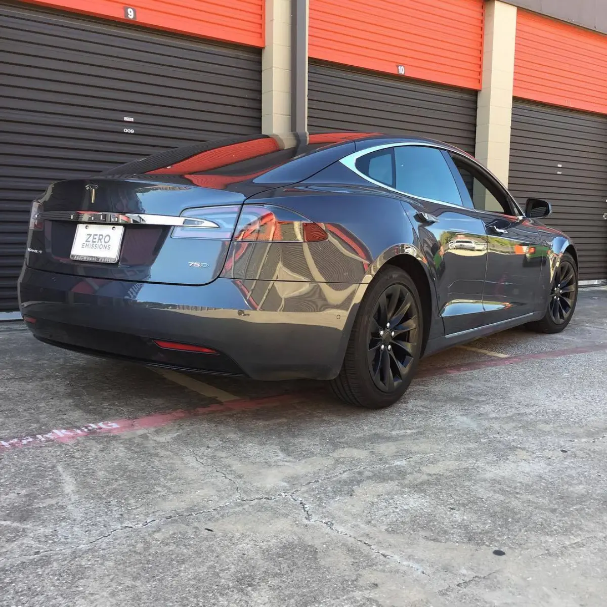 2016 Tesla 75D with Matte Black wheels
