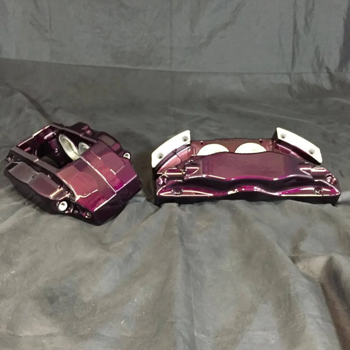 Brembo brake calipers in Illusion Malbec