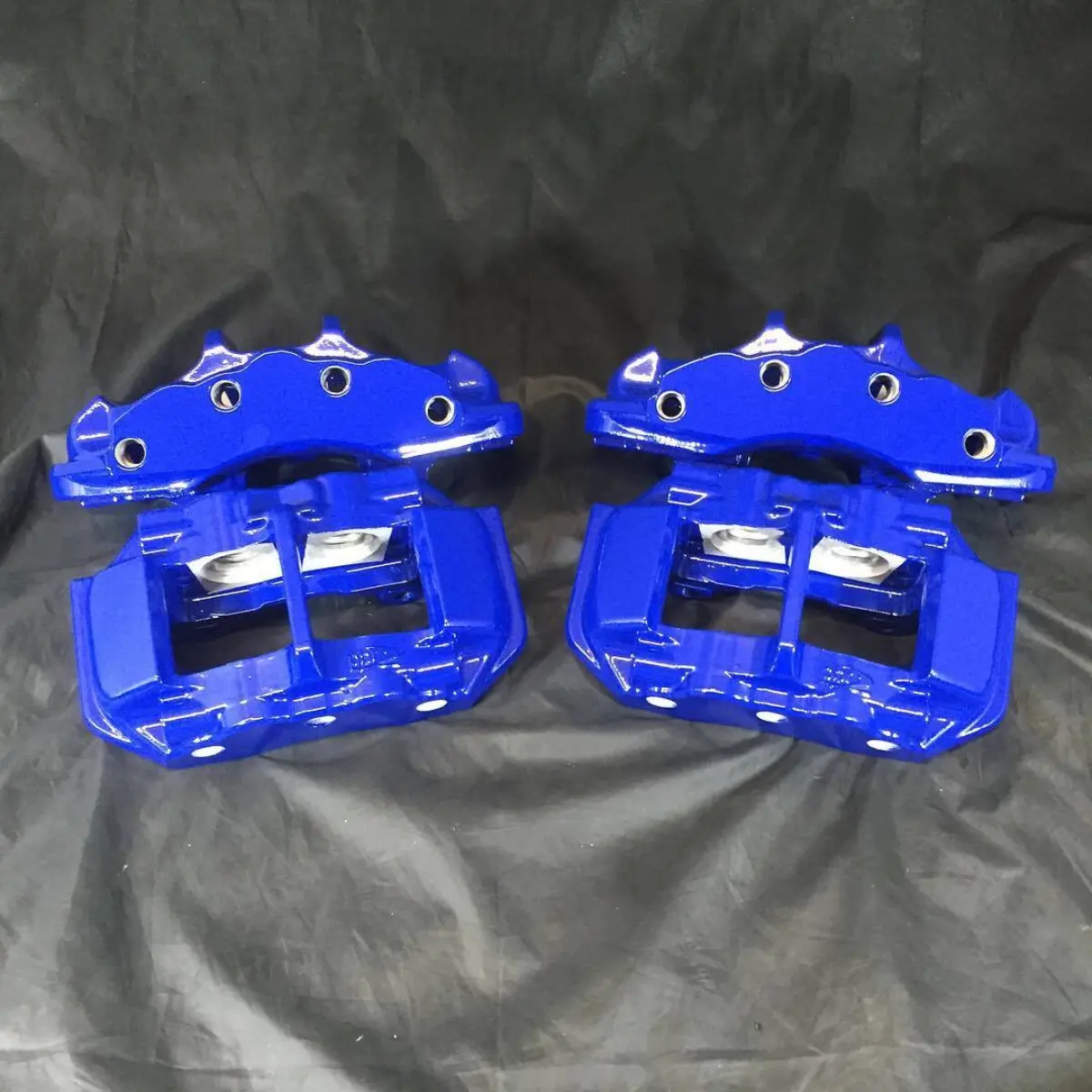 Corvette brake calipers in RAL-5002
