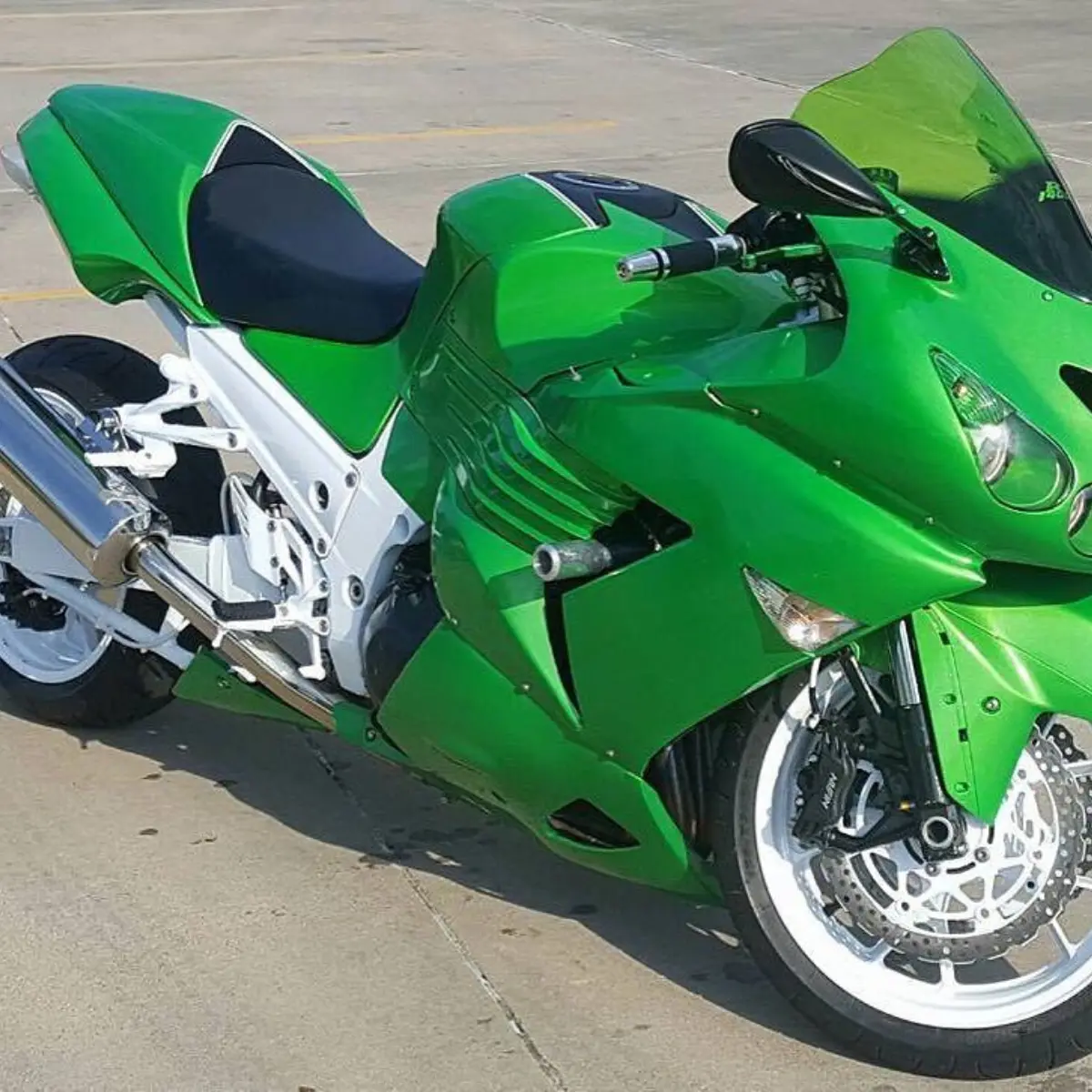 Kawasaki ZX-14 powder coated in Pearlized Violet and Clear Vision. This color has an awesome violet reflection at certain angles