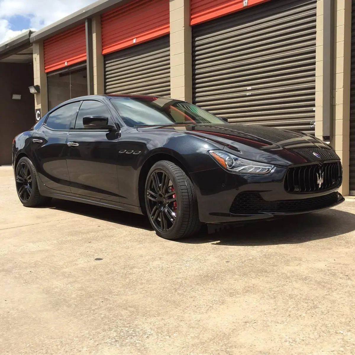 2016 Maserati Ghibli with Wet Black wheels, matching center caps, wheel weights and TPMS nuts