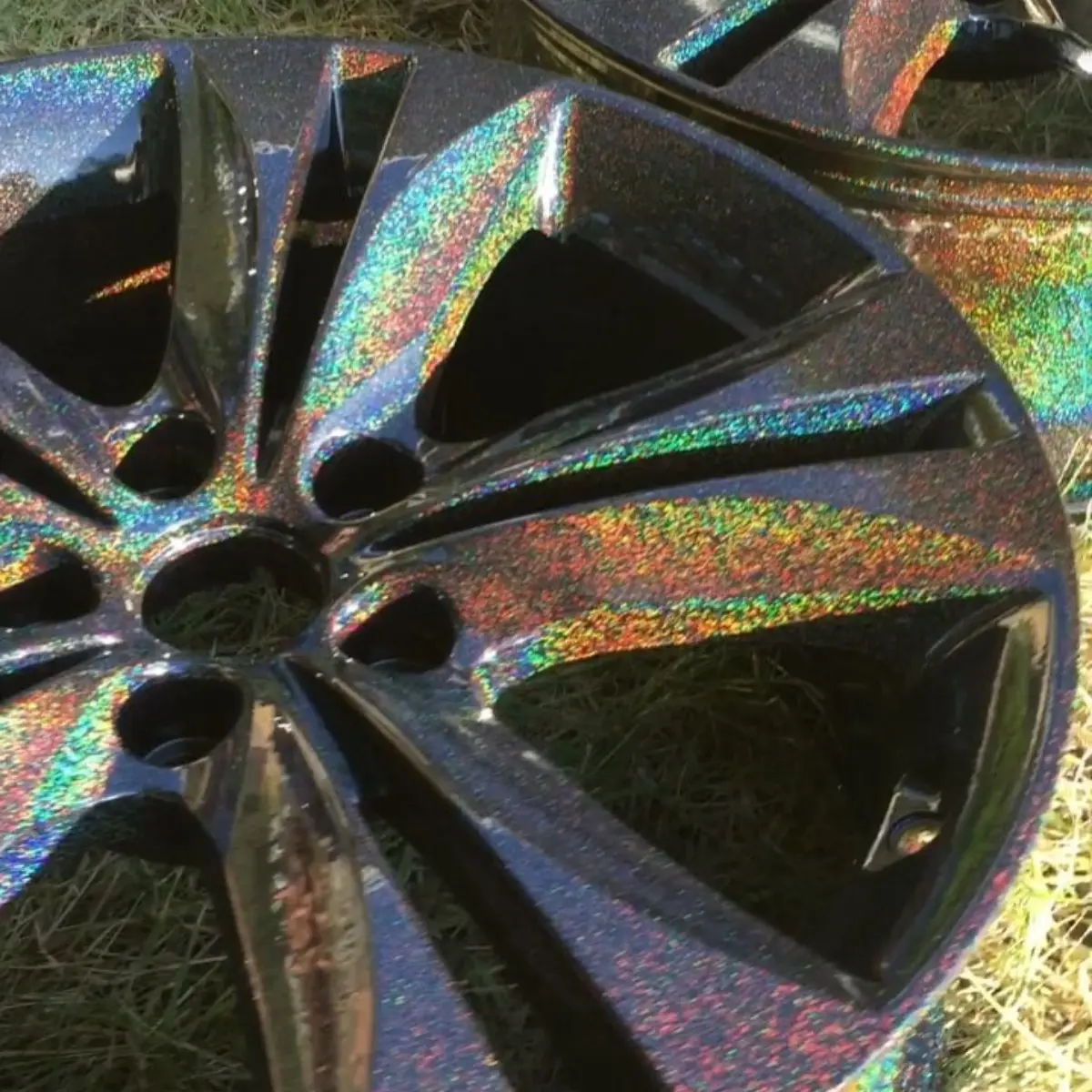 Unreal holographic shift on these Hyundai Genesis wheels