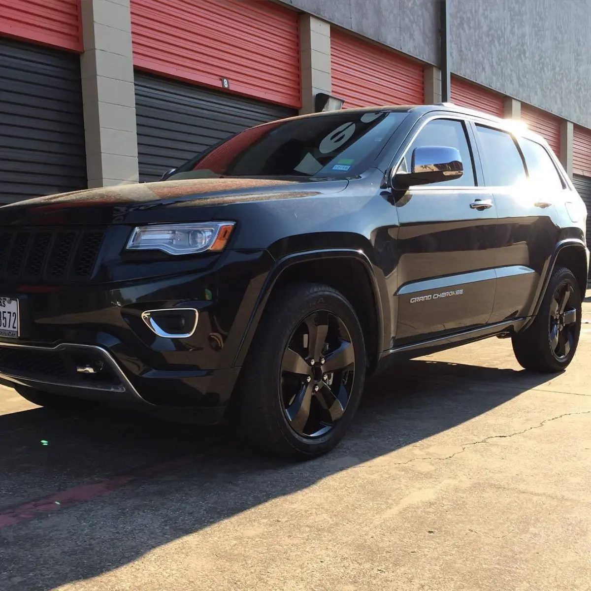Jeep Grand Cherokee in Wet Black