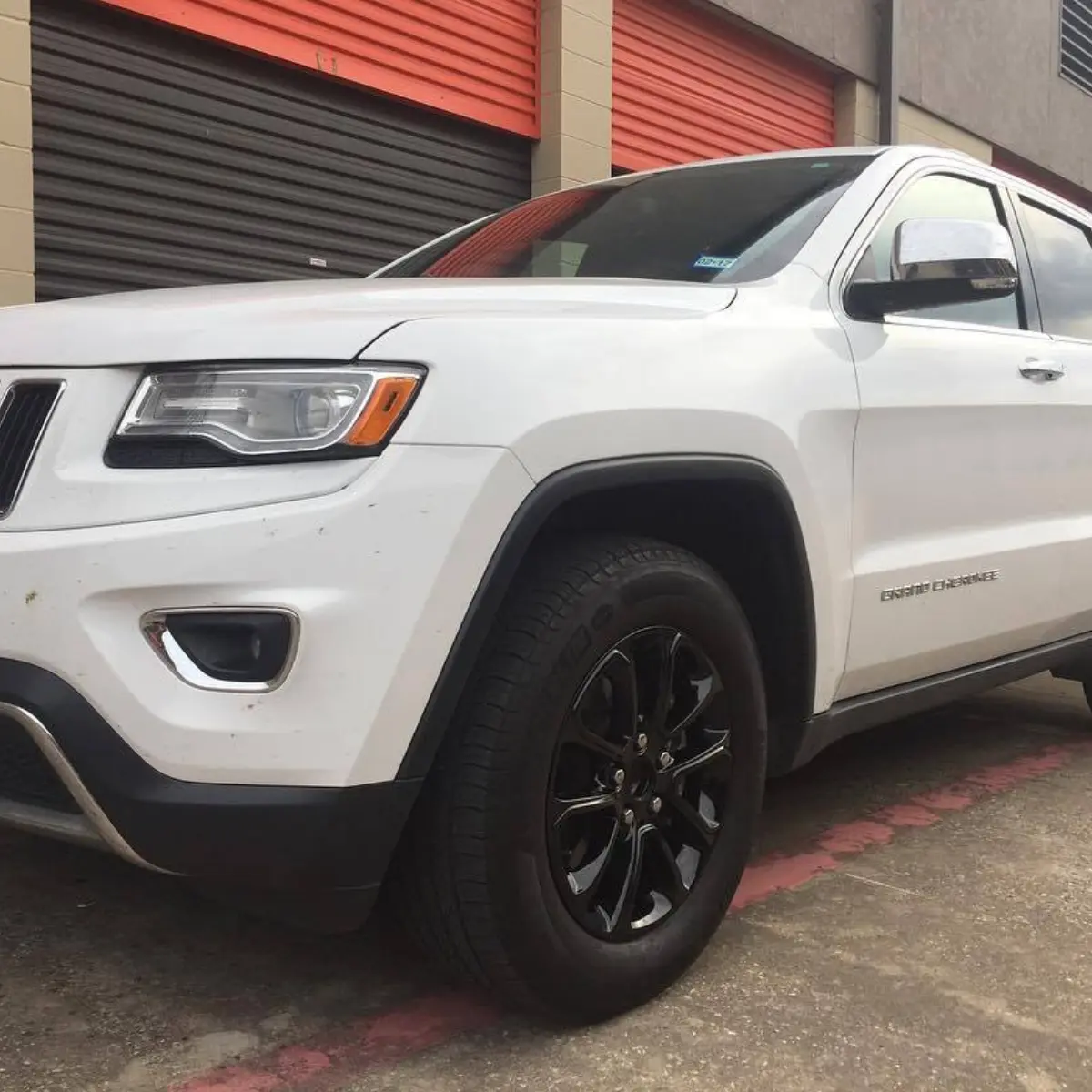 Jeep Grand Cherokee in Wet Black