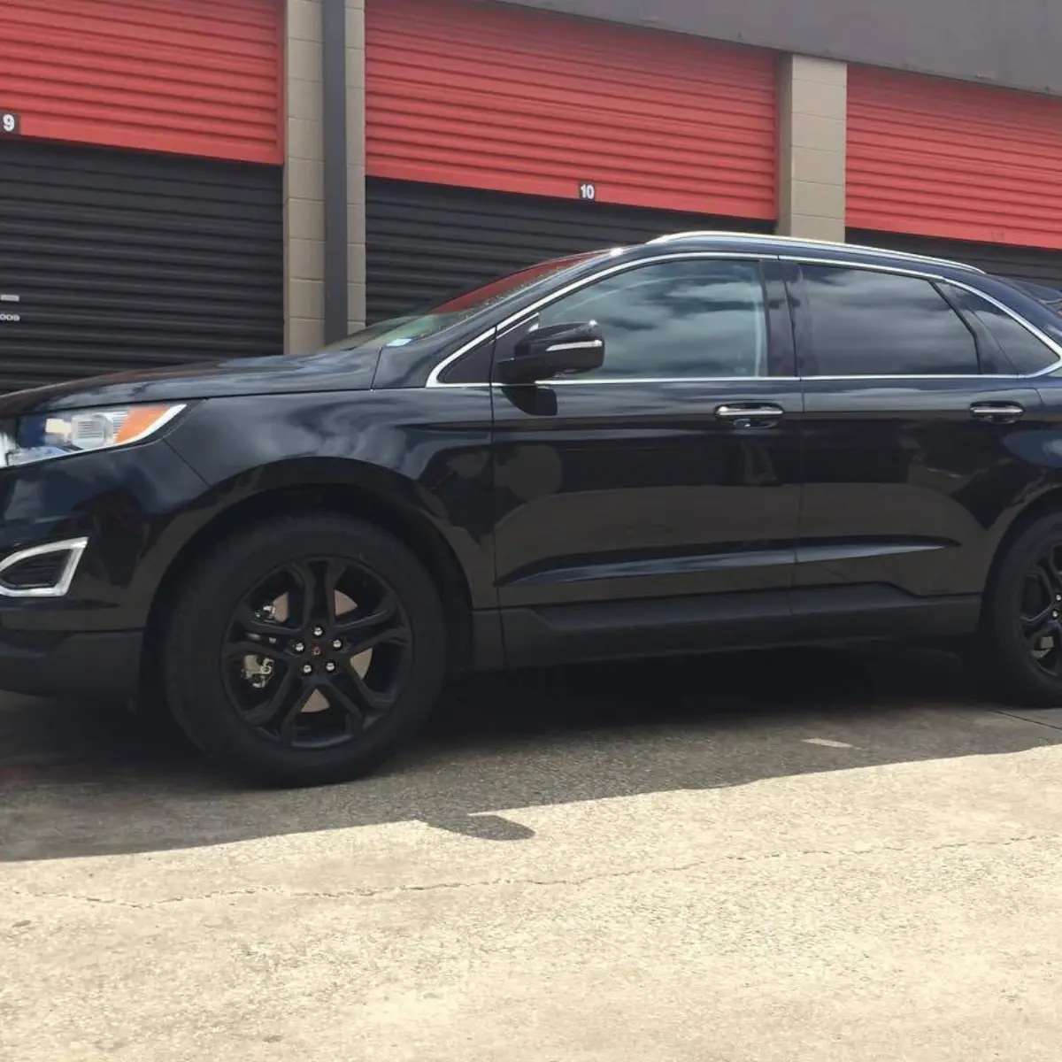 Ford Edge with Matte Black rims