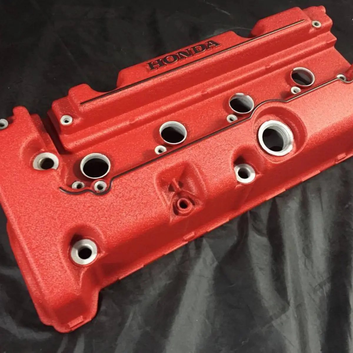 Honda K24 valve cover in red wrinkle with matte black accents
