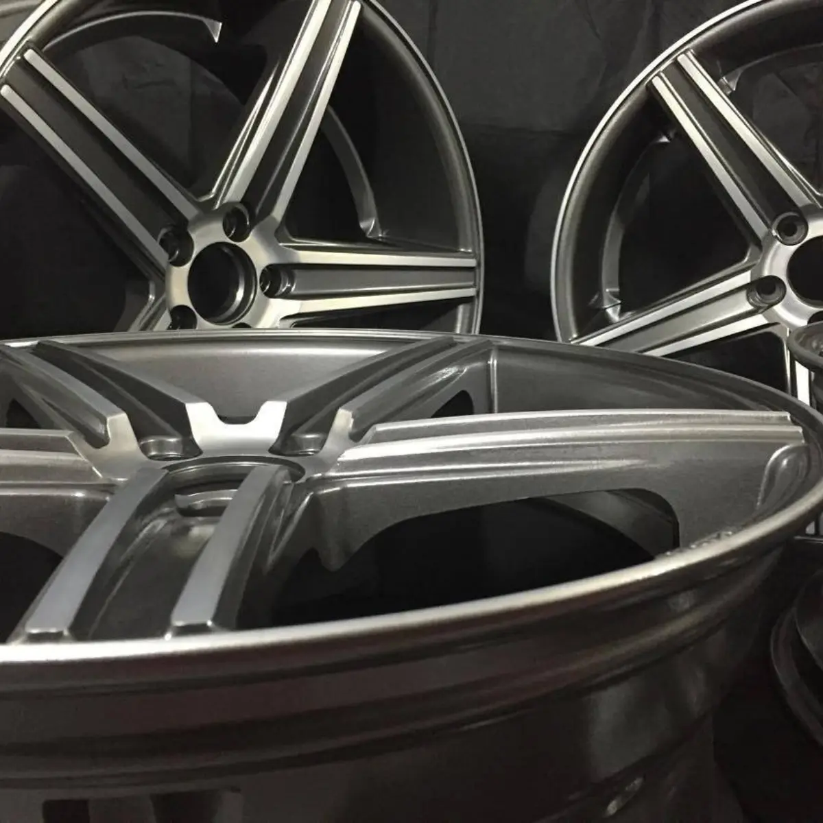 20" Niche rims in gunmetal with brushed faces and a matte clear