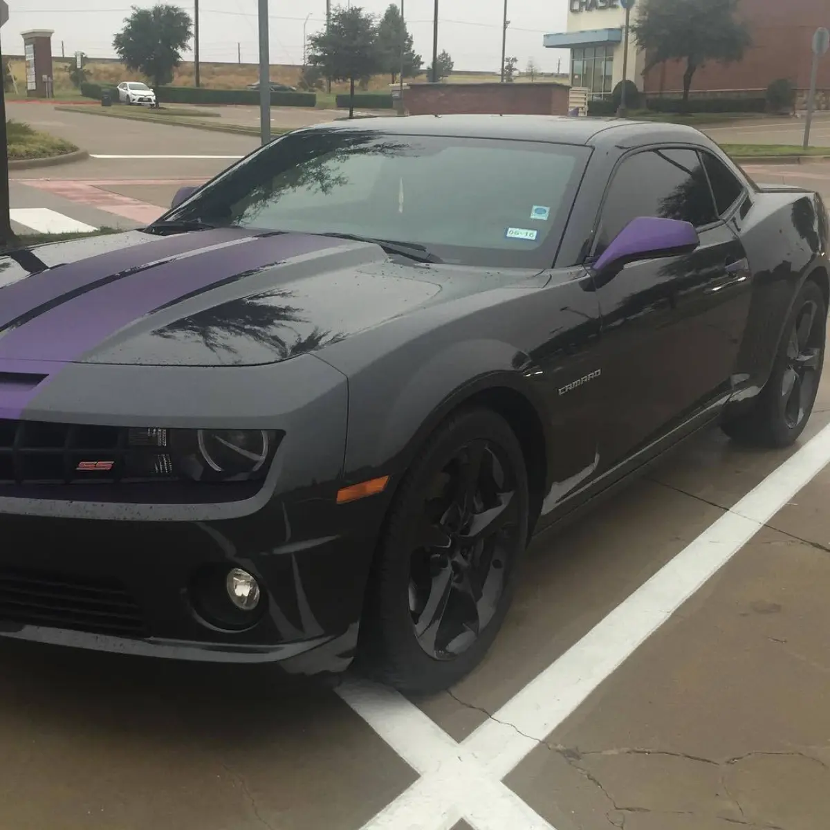 Thanks @mistylynnae for the great shot of our wet black powder coat on a set of 20" Camaro rims