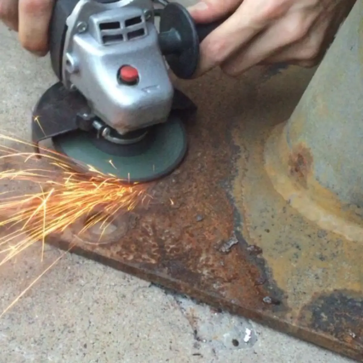 Removing some heavy rust before blasting