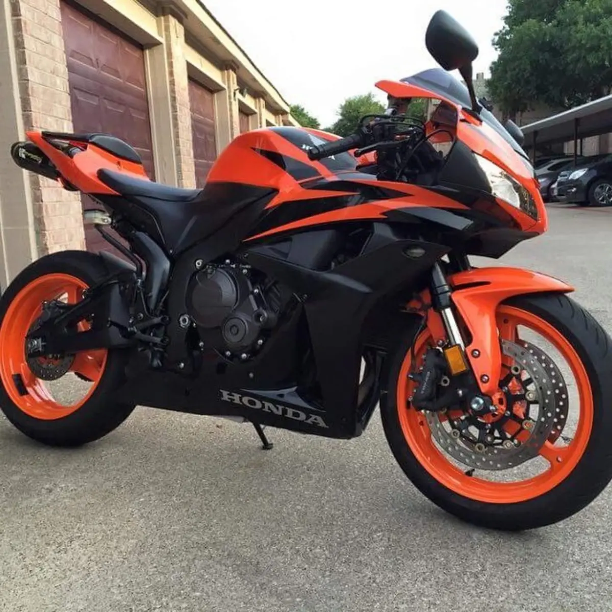 Powder coated wheels, rear sets, and exhaust shield!